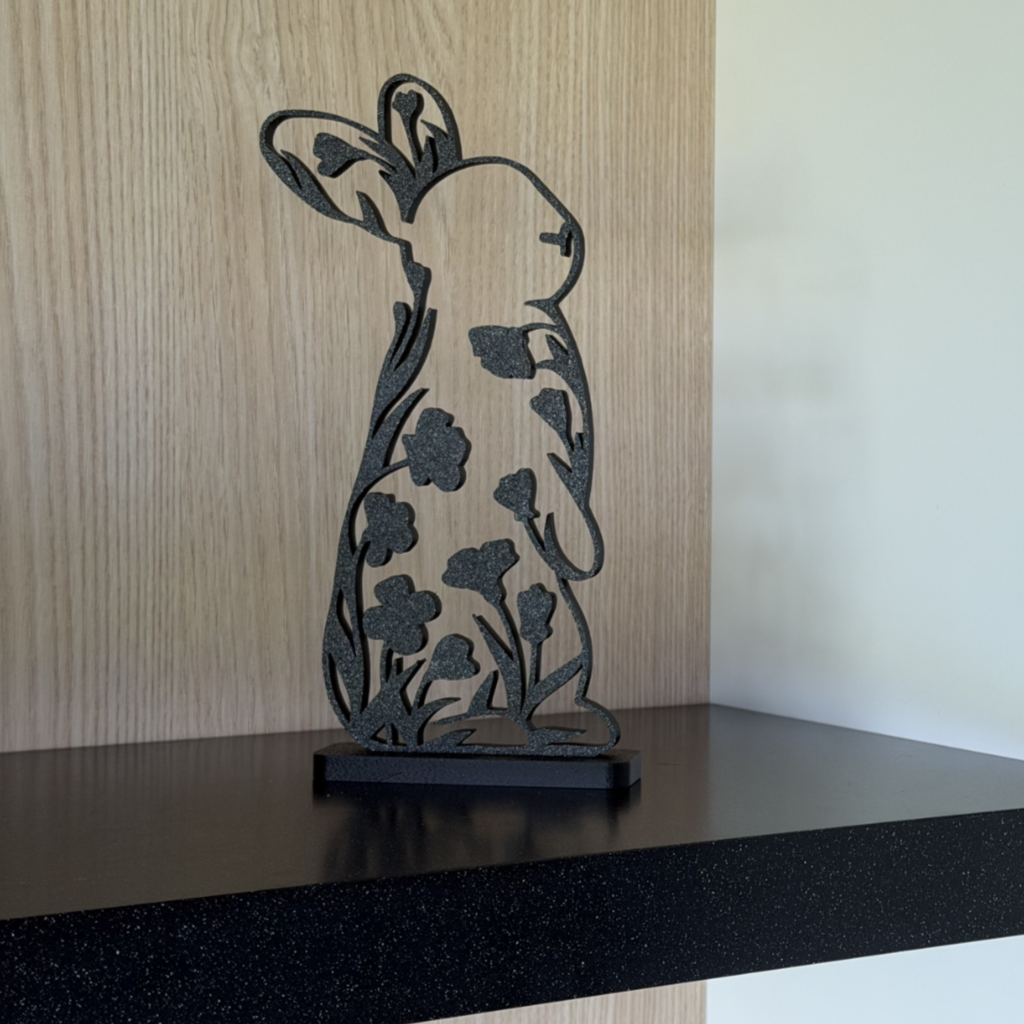 Paashaas Silhouette: Floraal Smeedwerk