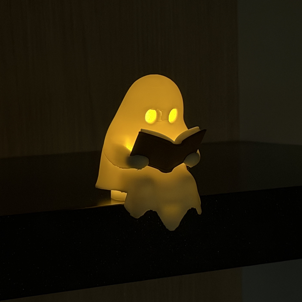 Lezend spookje met lichtje