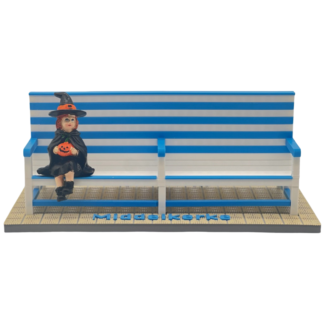 Poppetjes Halloween heks met pompoen voor bankje Middelkerke-Westende