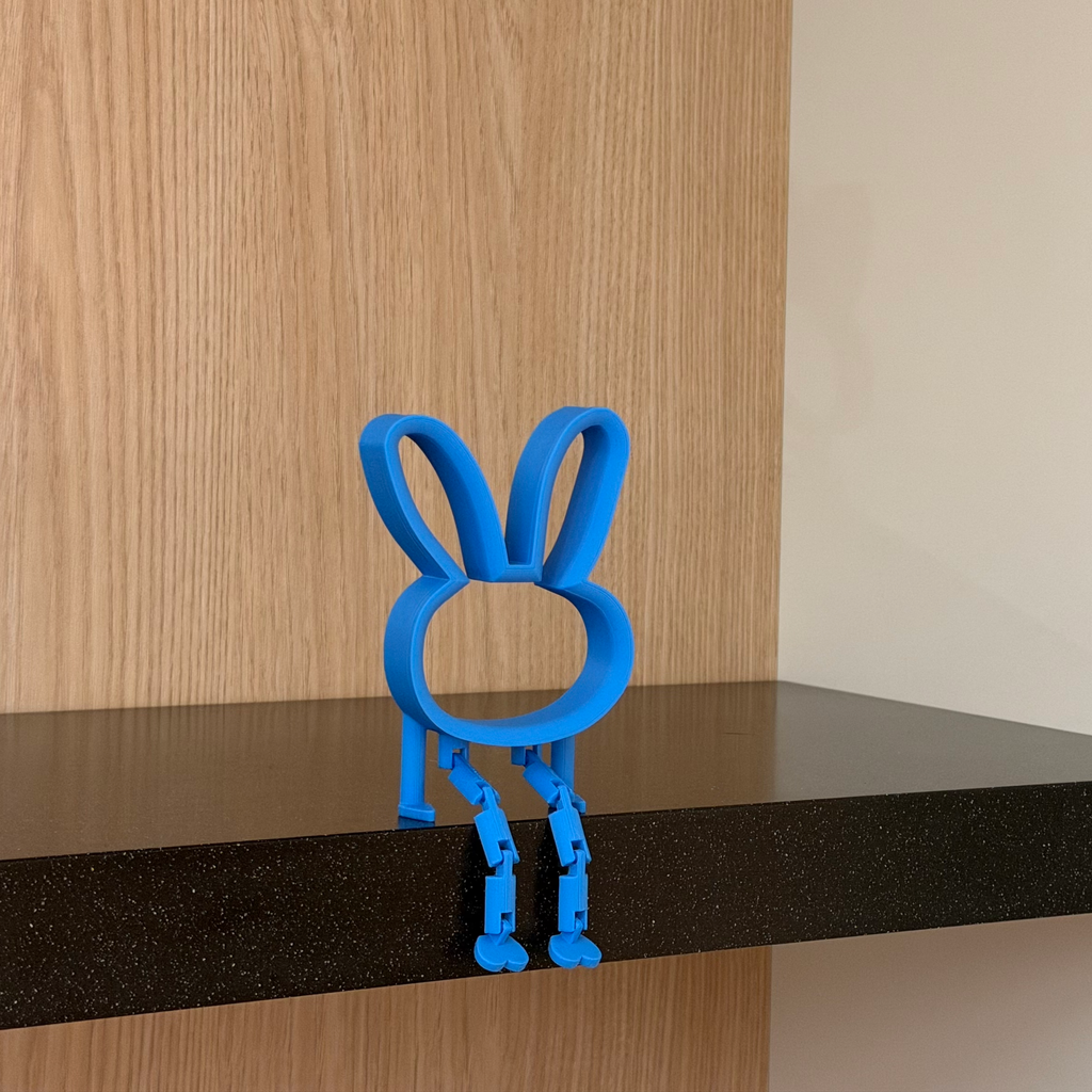 Paashaas met bungelende beentjes
